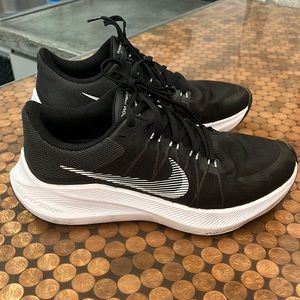Used NIKE ZOOM